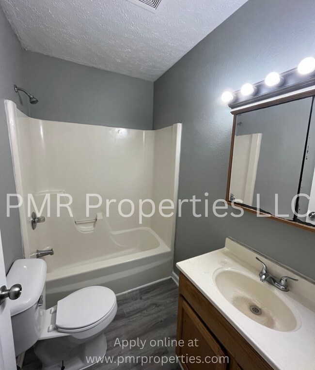 Building Photo - 916 Avenue C