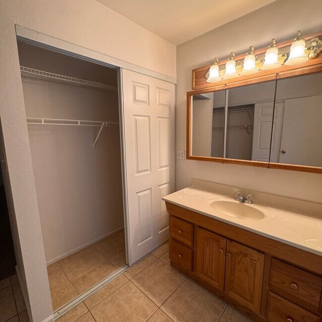 Building Photo - 1255 Searchlite Ct
