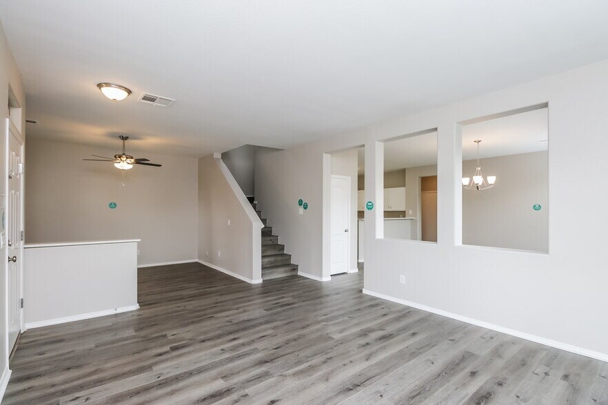 Building Photo - 2732 S Arroyo Ln