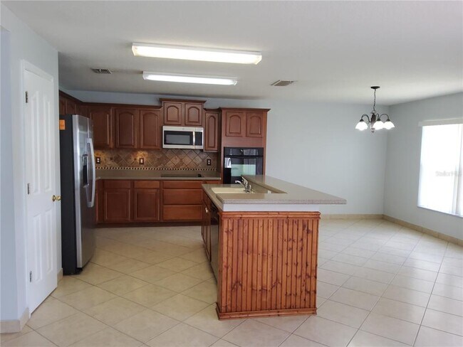 Building Photo - 3055 Anquilla Ave