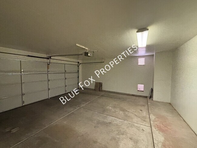 Building Photo - 3472 W Sky Ridge Loop