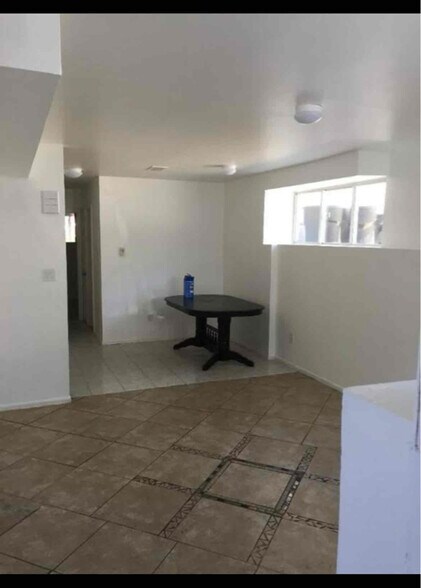 Building Photo - 2 Woodcutters Ln