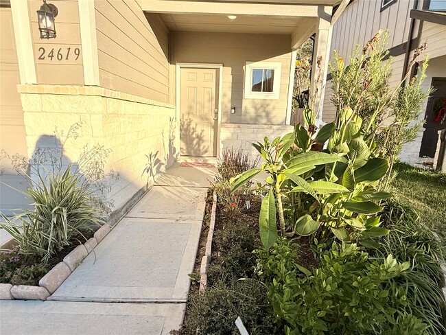 Building Photo - 24619 Applewood Crst Ln