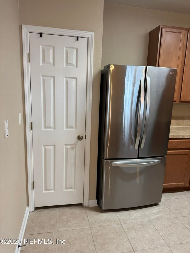 Building Photo - 575 Oakleaf Plantation Pkwy