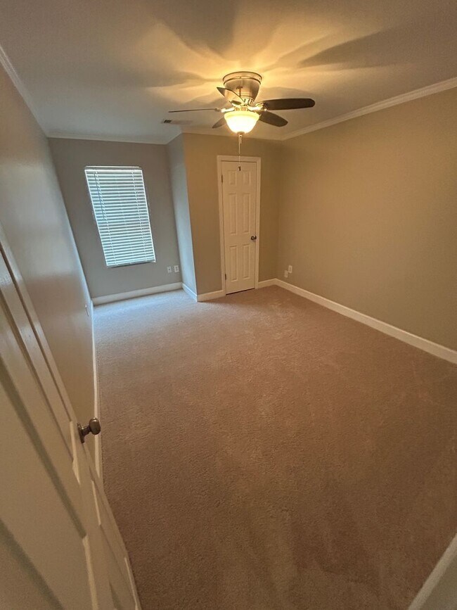 Building Photo - Charming 2 Bedroom/2.5 Bathroom home in Sandfly