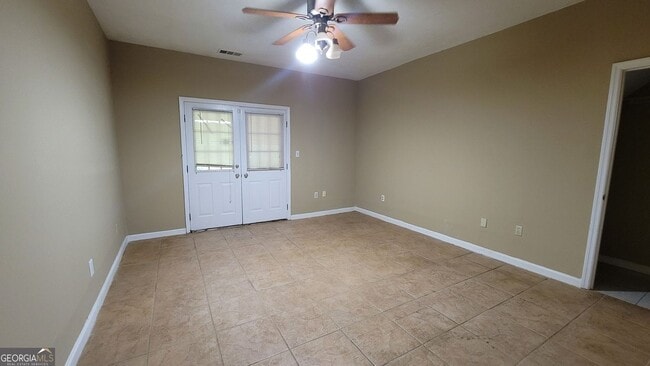 Building Photo - 5005 Johns Creek Ct