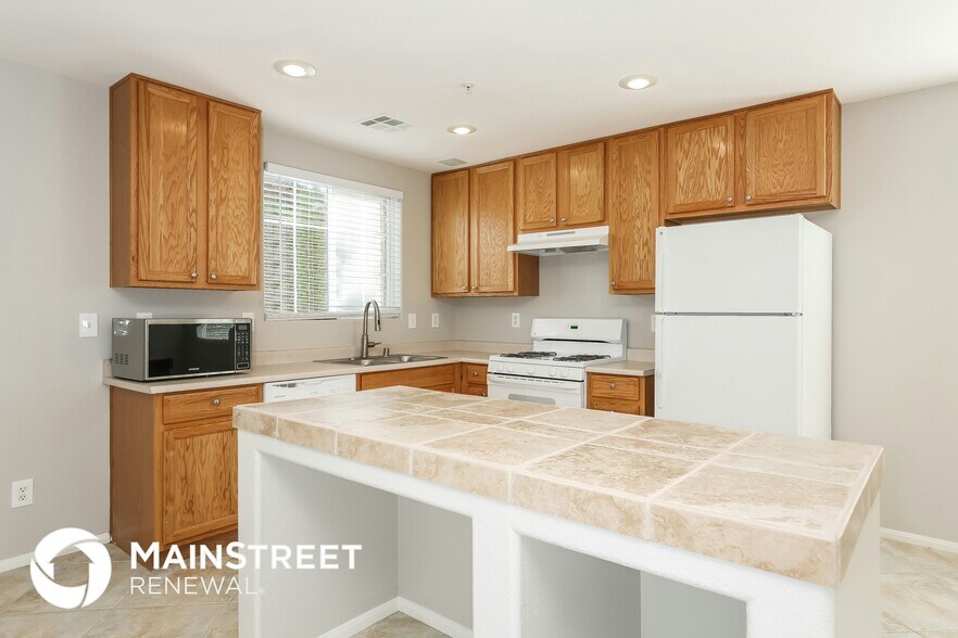 Building Photo - 2929 Sapphire Sands Ct