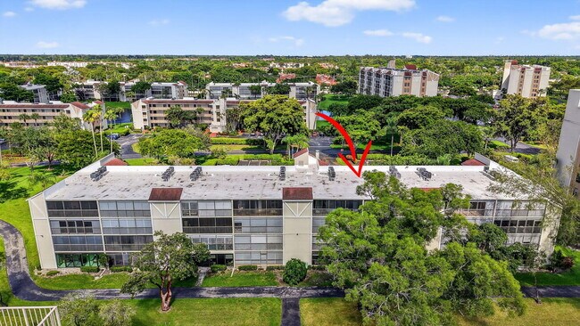 Building Photo - 14375 Strathmore Ln