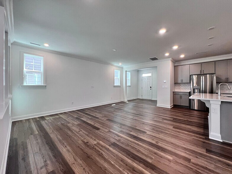 Building Photo - 876 Cassa Clubhouse Way