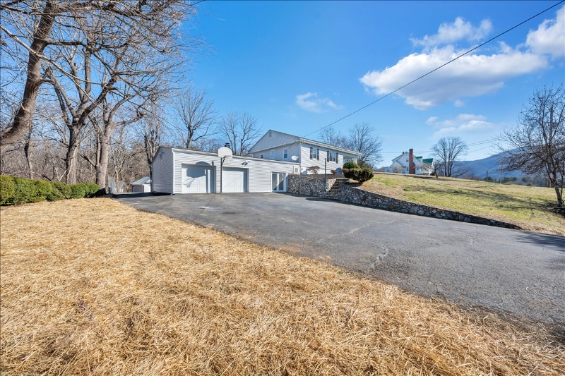 Building Photo - 3024 E Ruritan Rd