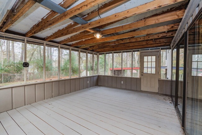Building Photo - 2700 Creekview Point NW