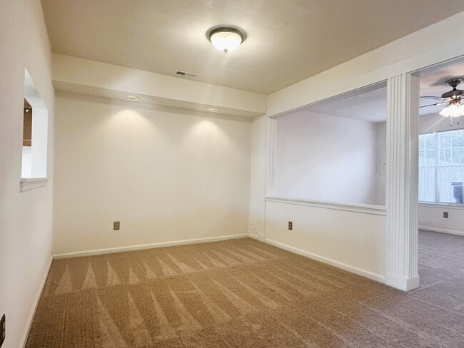 Building Photo - 1812 Abbotsbury Way