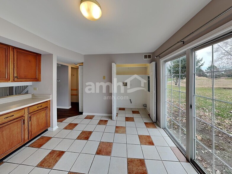 Building Photo - 2402 Wild Cherry Ct