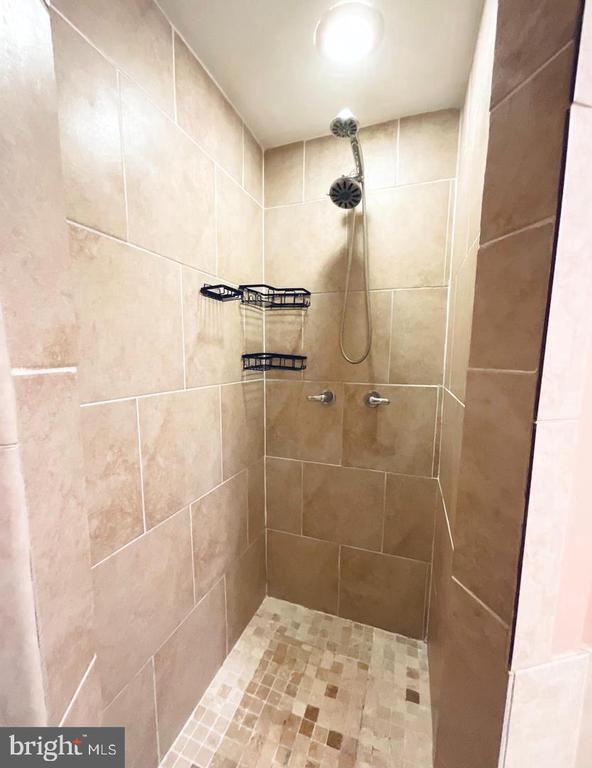 Building Photo - 404 Potomac Hills Dr
