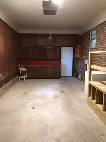 Building Photo - 574 Simpson St