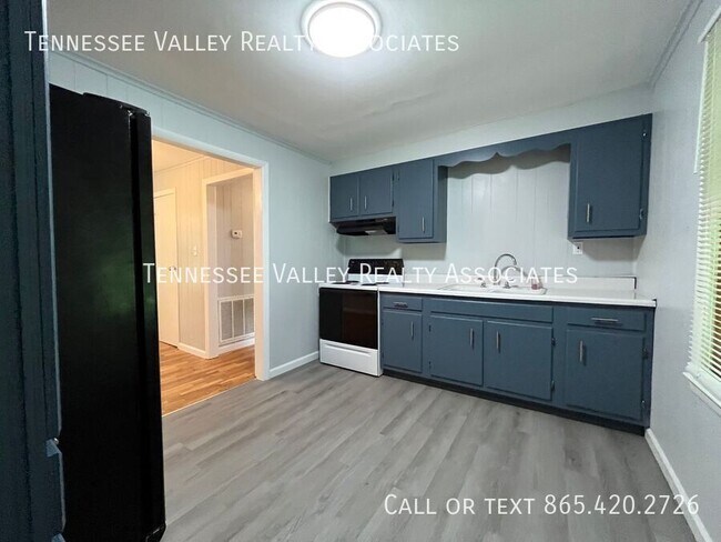 Building Photo - 3009 Cox Ln