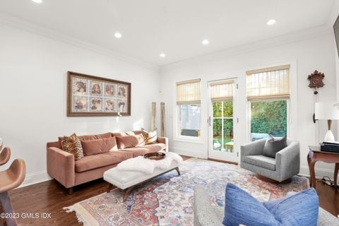 Building Photo - 39 Woodland Dr