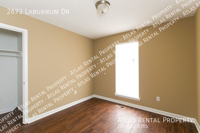 Building Photo - 2673 Laburnum Dr