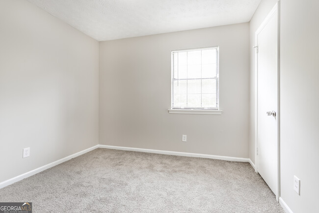 Building Photo - 564 Pennylake Ln