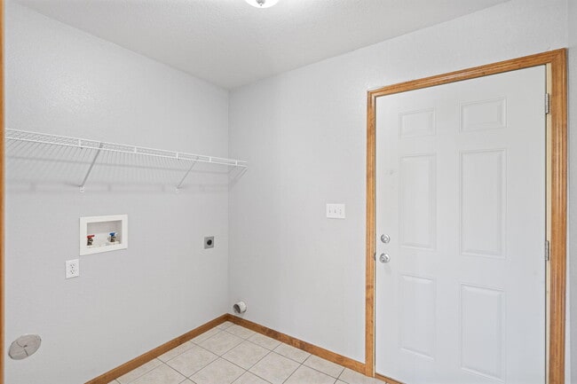 Building Photo - 5104 Sandstone Dr