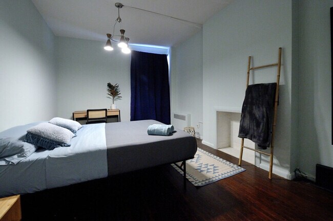 Building Photo - 400 W 36th St.