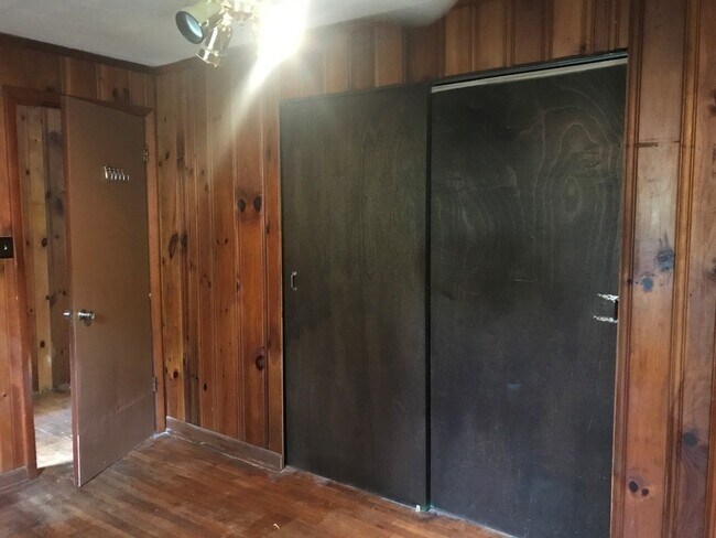 Building Photo - 4387 8th Ave N