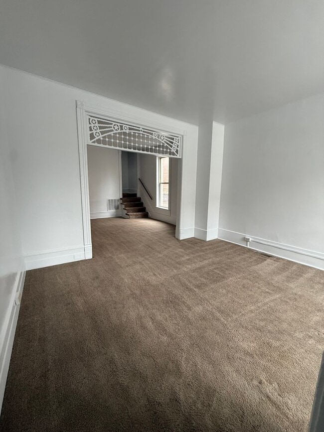 Building Photo - 227-229 S Washington