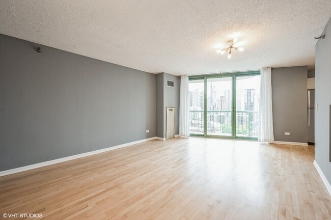 Building Photo - 111 W Maple St
