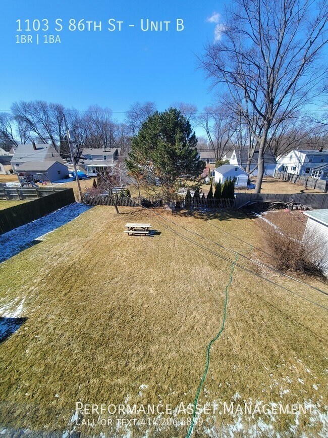 Building Photo - 1103 S 86th St
