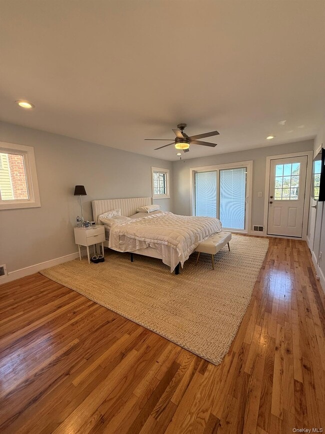 Building Photo - 640 Derby Ave