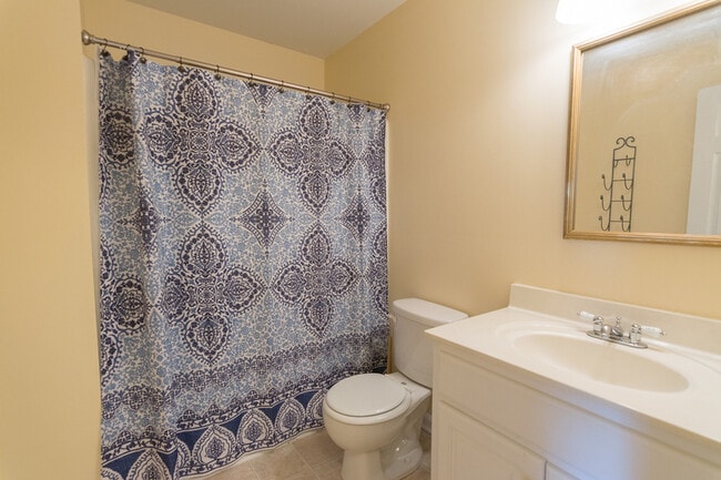 Building Photo - 340 Bedford Dr