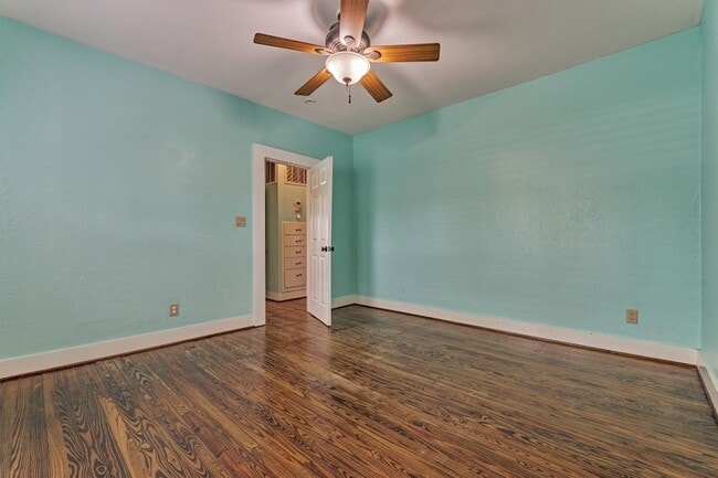 Building Photo - 711 Granberry St