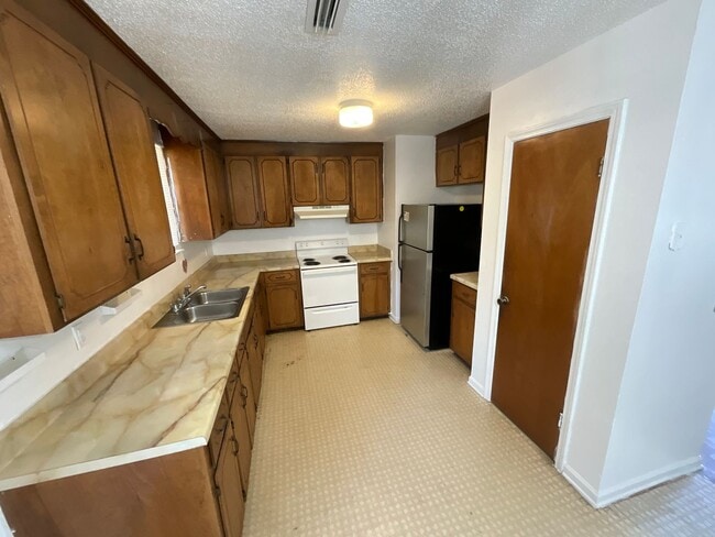 Building Photo - 4229 Village Ct