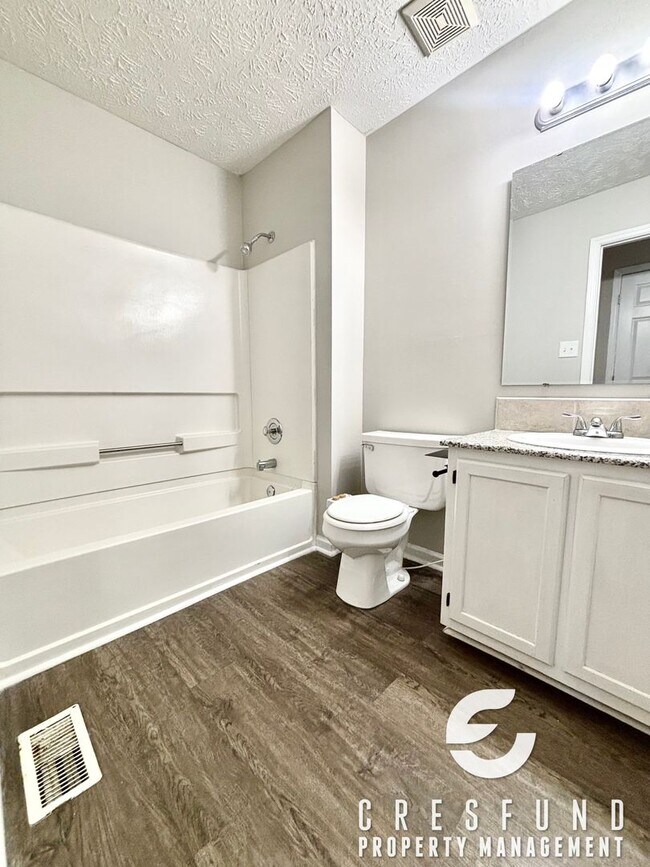 Building Photo - Adorable 3 Bedroom 2 Bathroom House Ready for Move In