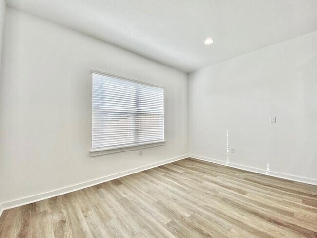 Building Photo - 1837 Bonham Ln