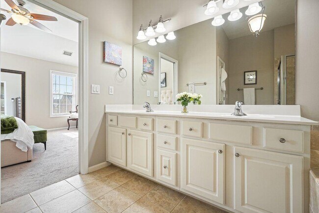 Building Photo - 3803 Waters Edge Trail