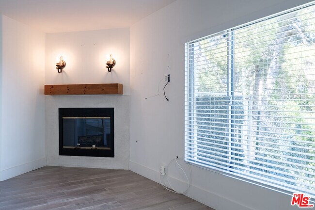 Building Photo - 5026 Medina Rd