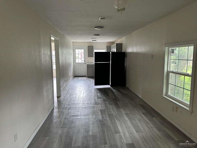Building Photo - 6 Freddy Fender Ln