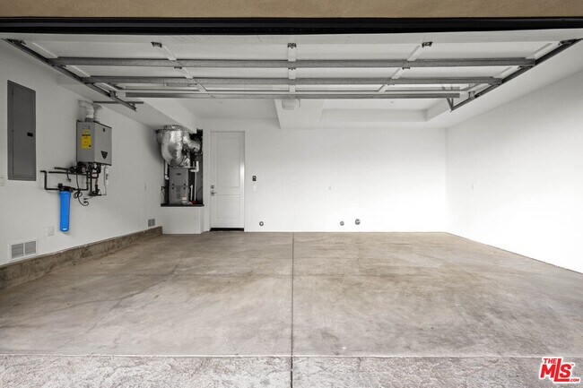 Building Photo - 201c Avenue A