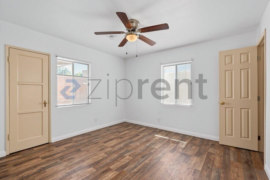 Building Photo - Unit