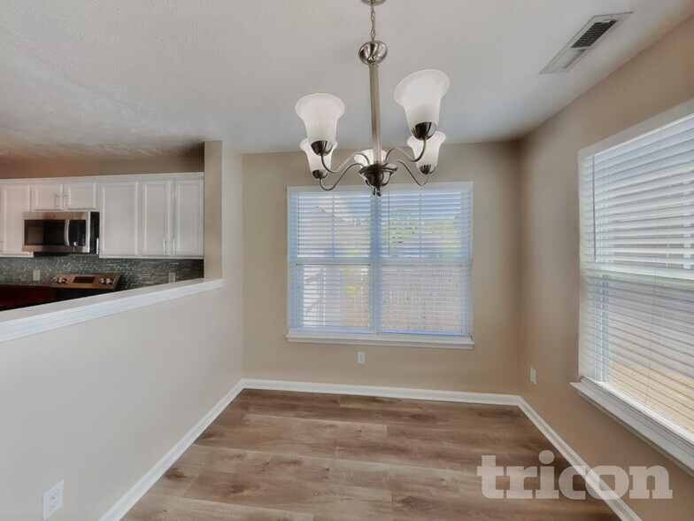 Building Photo - 705 Griggs Pl