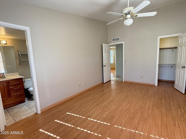 Building Photo - 1500 N Sunview Pkwy