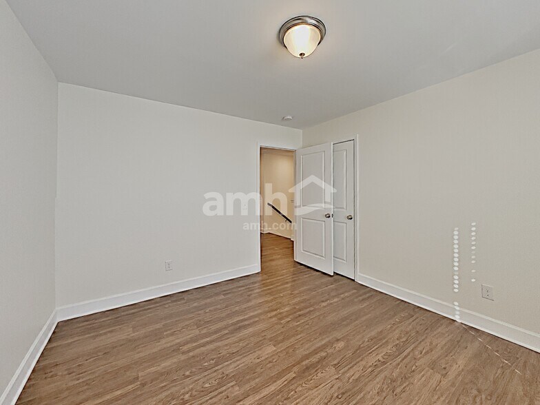 Building Photo - 5404 Lake Water Ct