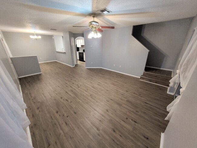 Building Photo - 2 Bed 2.5 Bath In Brandon