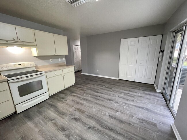 Building Photo - 2275 Granada Dr