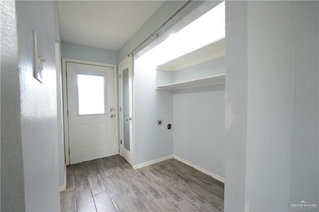 Building Photo - 4014 Aggassi Dr