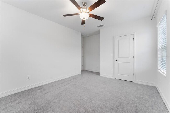 Building Photo - 18255 Serene Lk Lp