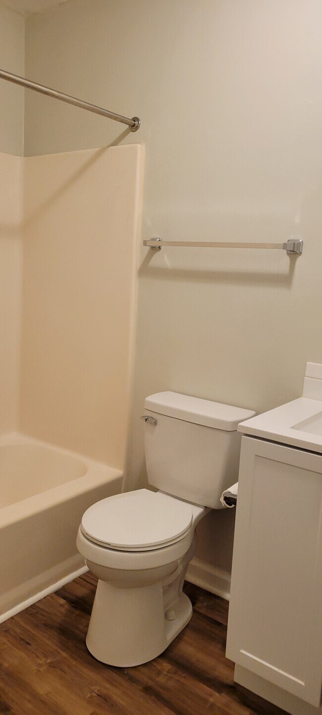 Building Photo - 4520 Bartow Carver Rd SE