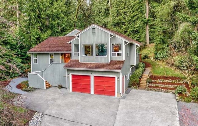 Primary Photo - Love at First Sight - Beautiful 3 Bedroom ...