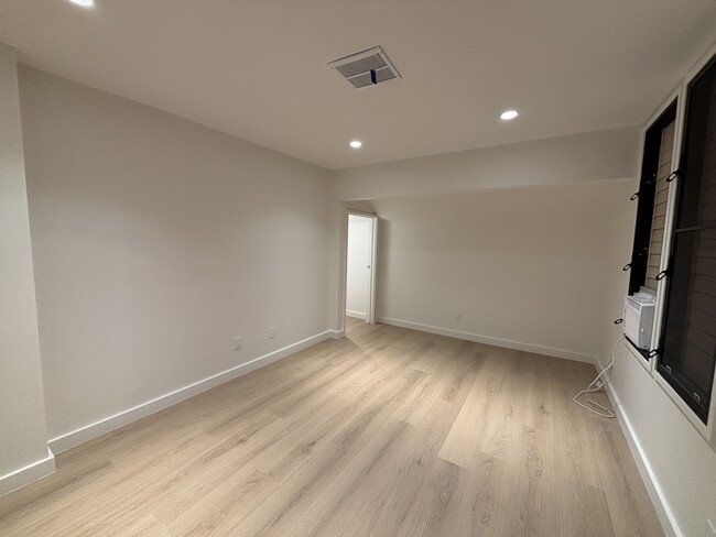 Building Photo - 500 Kawaihae St
